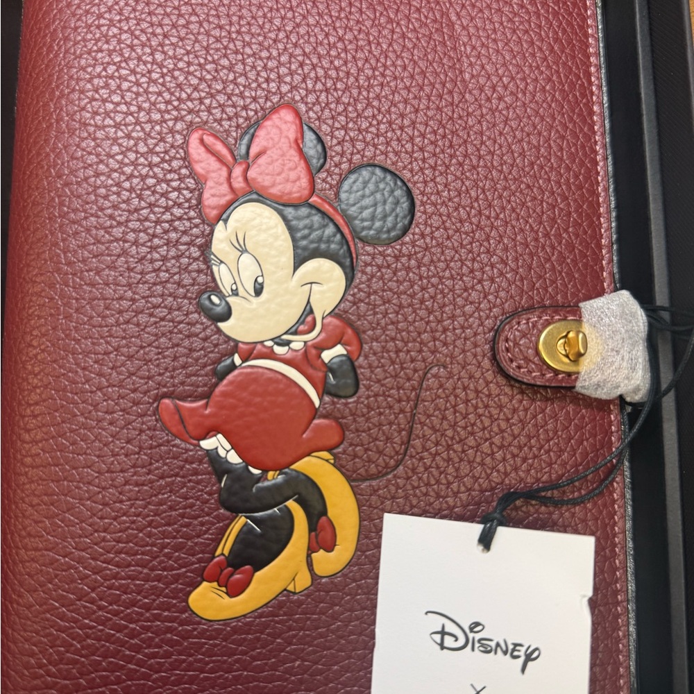 NWT Coach x Disney Minnie Mouse Rengenerative pebbled leather cover and notebook